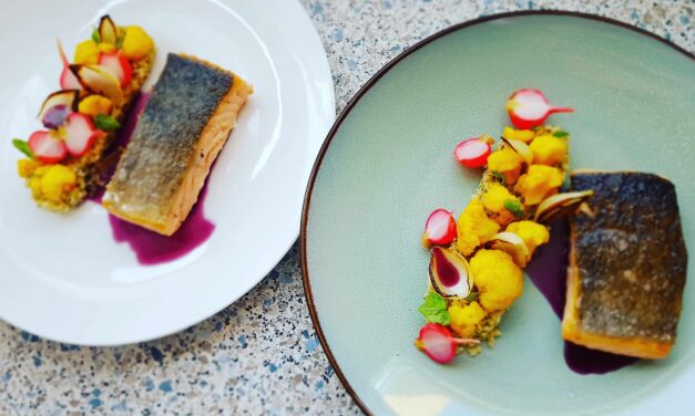 Lazac, medvehagymás karfiol kuszkusz, currys karfiol, savanyított hónapos retek, lilakáposztás hal jus