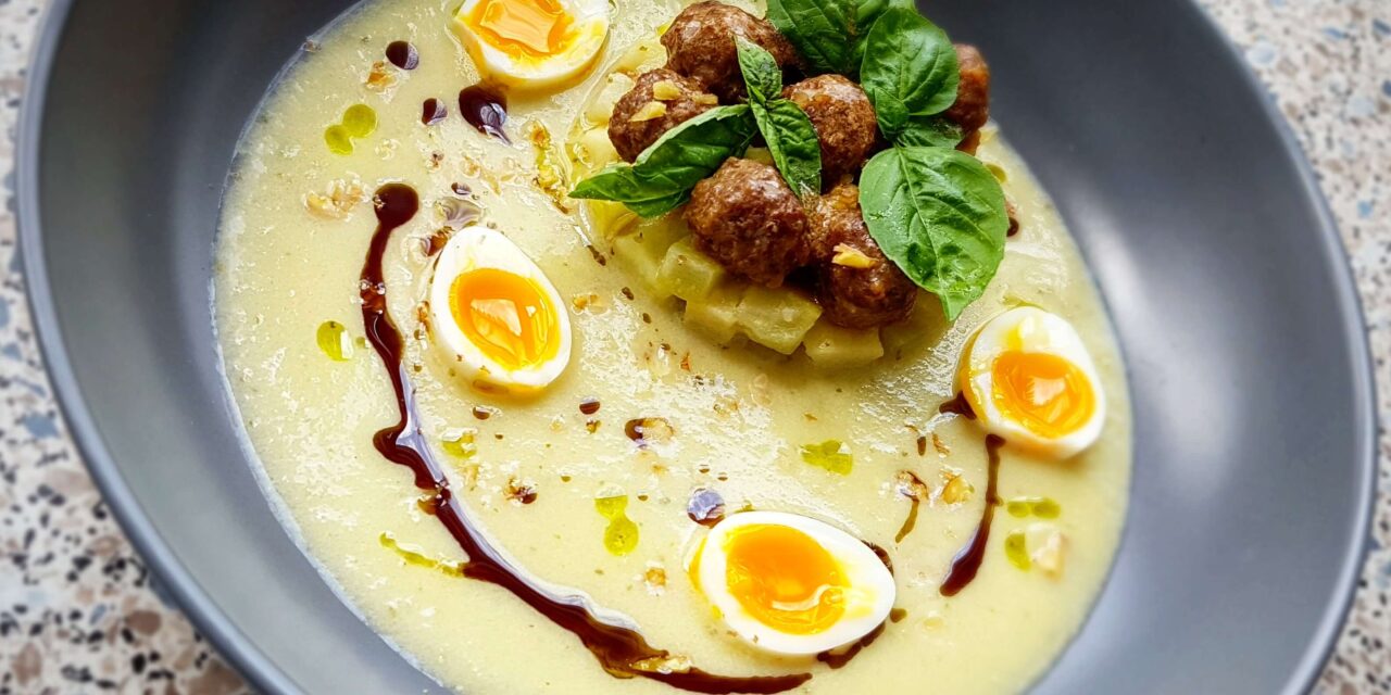 Almás-bazsalikomos tökfőzelék, chilis marha fasírtgolyók, tökmagolaj, fürjtojás, dió