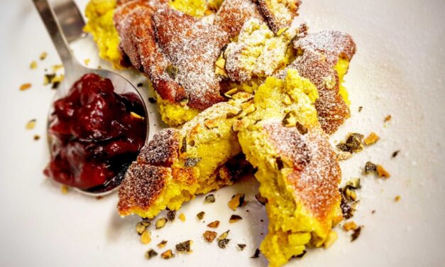 Tökmagolajos császármorzsa, szilvalekvárral